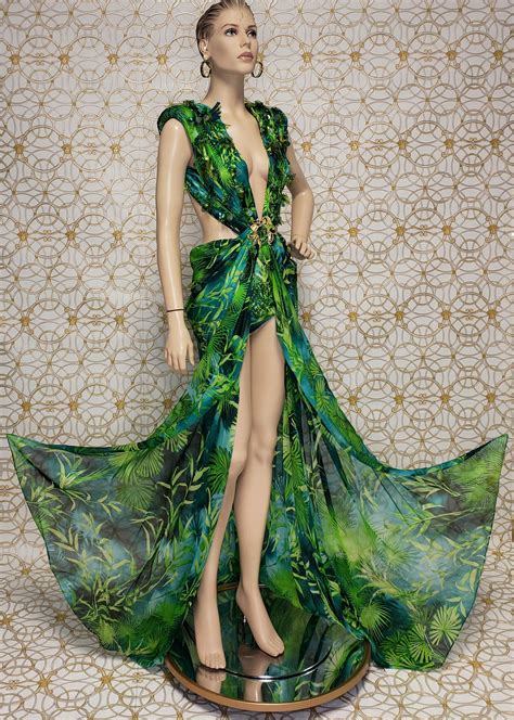 robe jungle versace jennifer lopez|jennifer lopez green jungle dress.